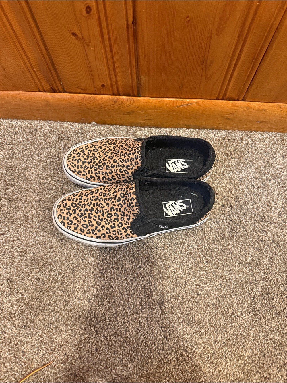 Vans women Slip-On Leopard Print Sneakers - Tan & Black